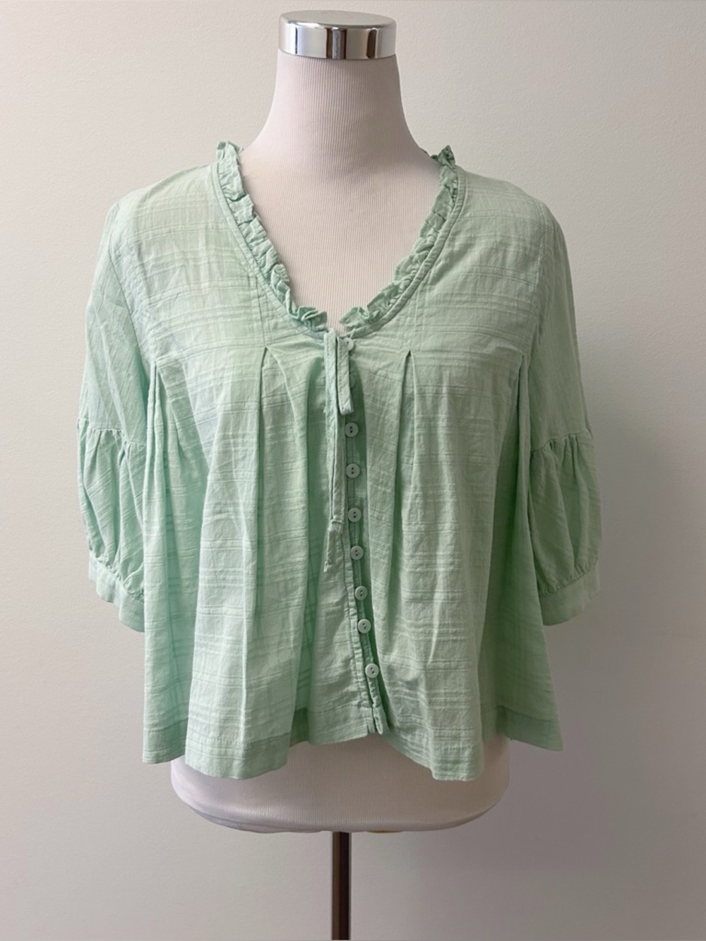 Easel • Mint Green Blouse